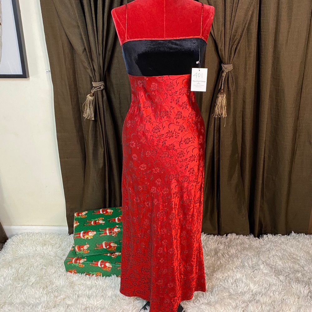 Steppin Out Floral Velvet top Dress